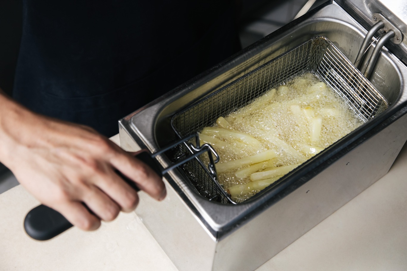 Read more about the article 4 Cara Menggunakkan Deep Fryer Yang Praktis Dan Efektif